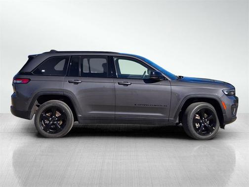 2022 Jeep Grand Cherokee Altitude