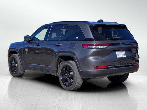 2022 Jeep Grand Cherokee Altitude