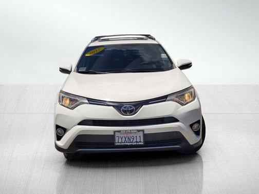 Super White 2017 Toyota RAV4 XLE