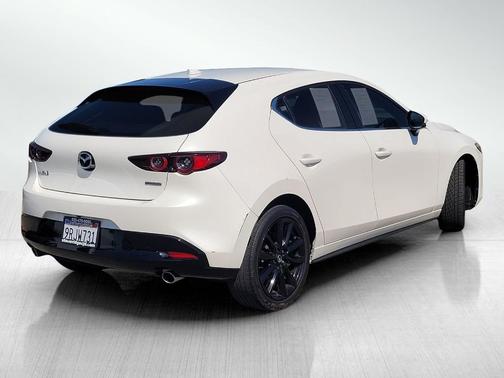 Snowflake White Pearl 2021 Mazda Mazda3 FWD w/Premium Package