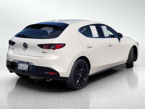 Snowflake White Pearl 2021 Mazda Mazda3 FWD w/Premium Package