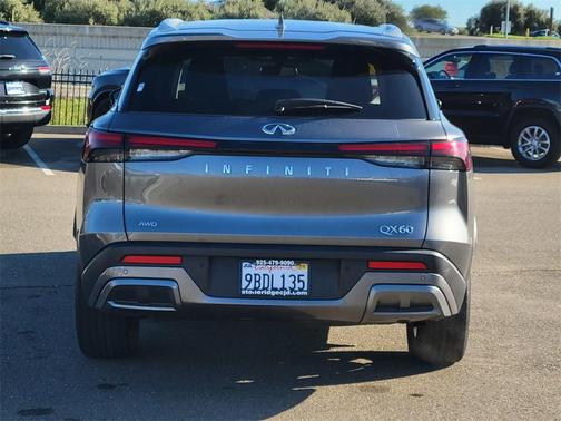 2022 INFINITI QX60 Luxe