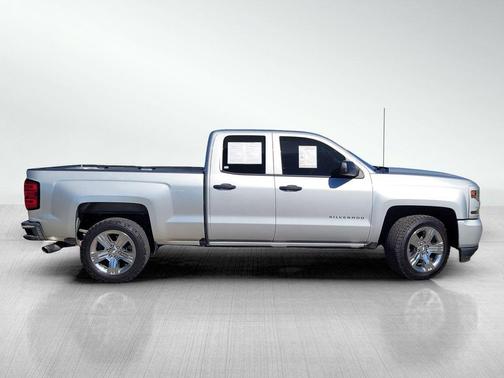 Silver Ice Metallic 2018 Chevrolet Silverado 1500 Custom