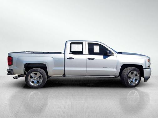 Silver Ice Metallic 2018 Chevrolet Silverado 1500 Custom