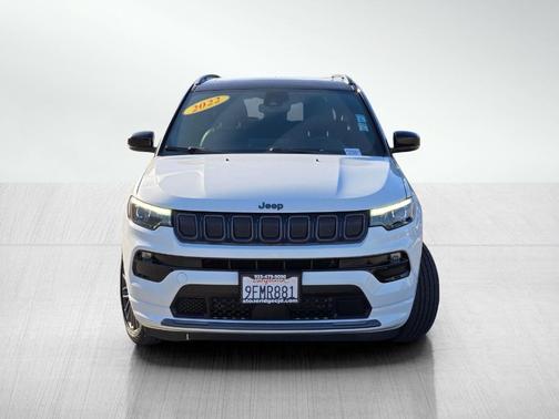 Bright White Clearcoat 2022 Jeep Compass Altitude