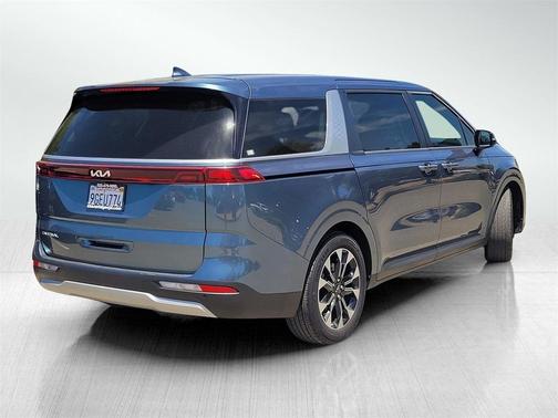 2023 Kia Carnival EX