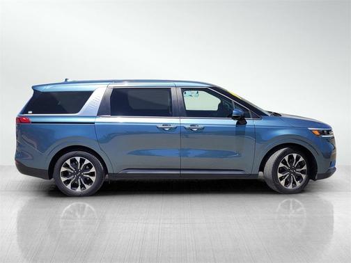 2023 Kia Carnival EX