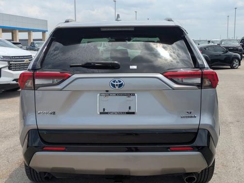 2022 Toyota RAV4 Hybrid SE