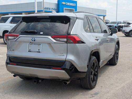 2022 Toyota RAV4 Hybrid SE