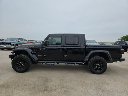 Black Clearcoat 2020 Jeep Gladiator Mojave