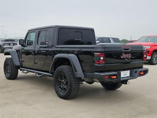 Black Clearcoat 2020 Jeep Gladiator Mojave