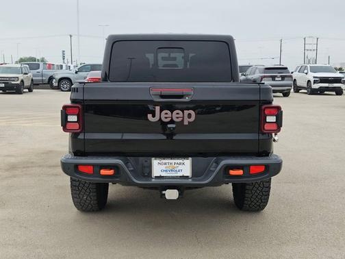Black Clearcoat 2020 Jeep Gladiator Mojave