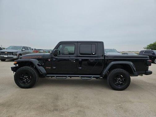 Black Clearcoat 2020 Jeep Gladiator Mojave