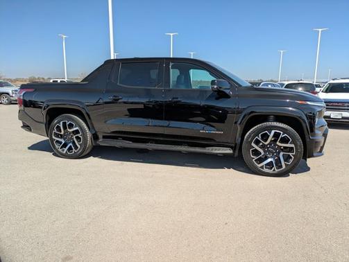 2024 Chevrolet Silverado EV RST