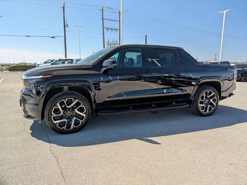 2024 Chevrolet Silverado EV RST