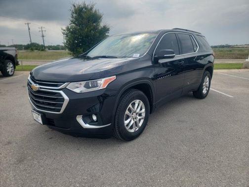 Mosaic Black Metallic 2020 Chevrolet Traverse LT Leather