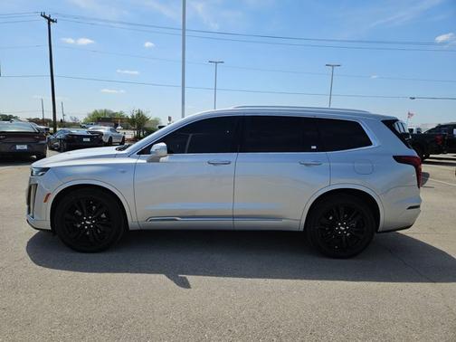 Radiant Silver Metallic 2020 Cadillac XT6 Premium Luxury FWD