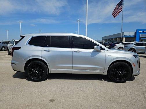 Radiant Silver Metallic 2020 Cadillac XT6 Premium Luxury FWD