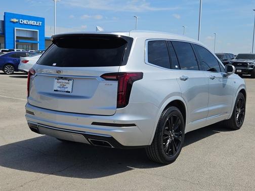Radiant Silver Metallic 2020 Cadillac XT6 Premium Luxury FWD