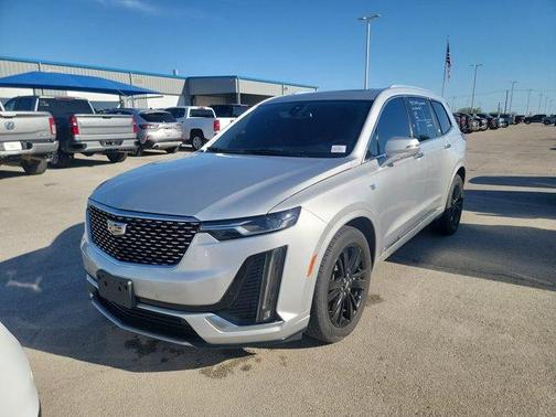 Radiant Silver Metallic 2020 Cadillac XT6 Premium Luxury FWD