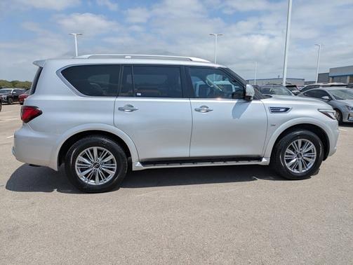 2019 INFINITI QX80 LUXE