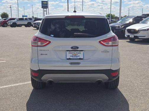 White 2016 Ford Escape SE