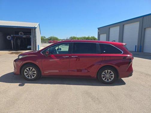 Black 2021 Toyota Sienna XLE