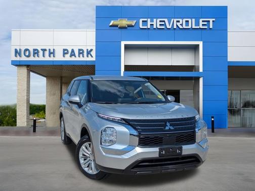 2024 Mitsubishi Outlander ES