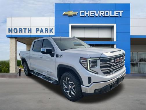 White Frost Tri-Coat 2024 GMC Sierra 1500 SLT