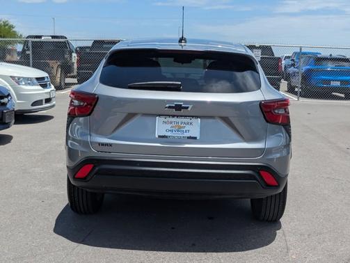 2025 Chevrolet Trax LS