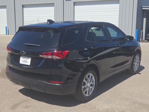 Mosaic Black Metallic 2024 Chevrolet Equinox LS