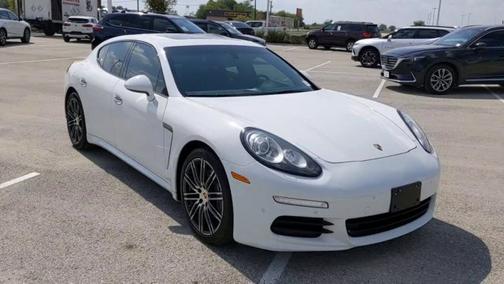 Photo 2 of 38 of 2016 Porsche Panamera 4