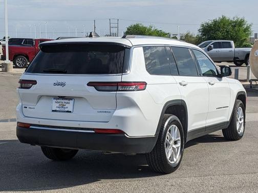 2021 Jeep Grand Cherokee L Laredo