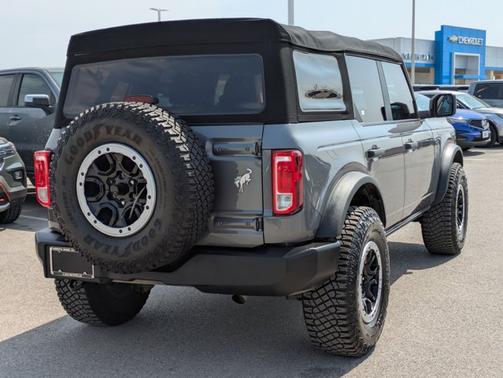 2022 Ford Bronco Base