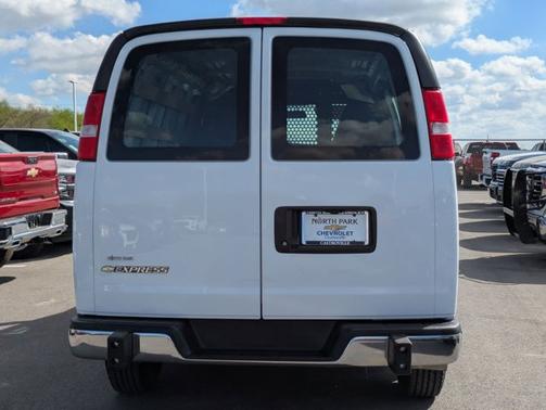 2024 Chevrolet Express 2500 CARGO