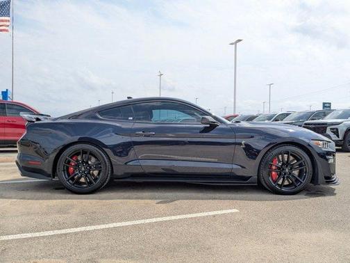 2021 Ford Shelby GT500 Base