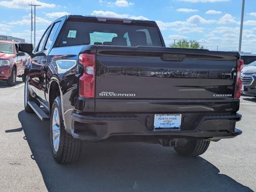 2022 Chevrolet Silverado 1500 Custom