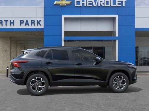Mosaic Black Metallic 2026 Chevrolet Trax LT