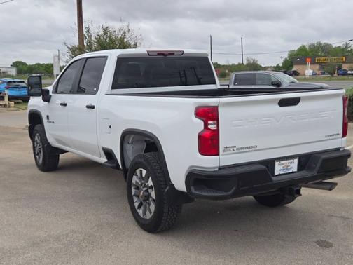 Summit White 2025 Chevrolet Silverado 2500 Custom