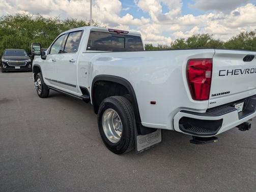 2025 Chevrolet Silverado 3500 High Country