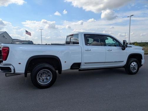 2025 Chevrolet Silverado 3500 High Country