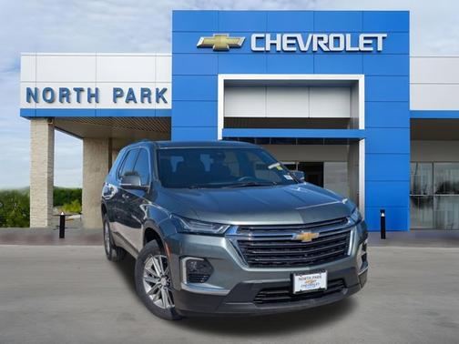 2023 Chevrolet Traverse LT Cloth
