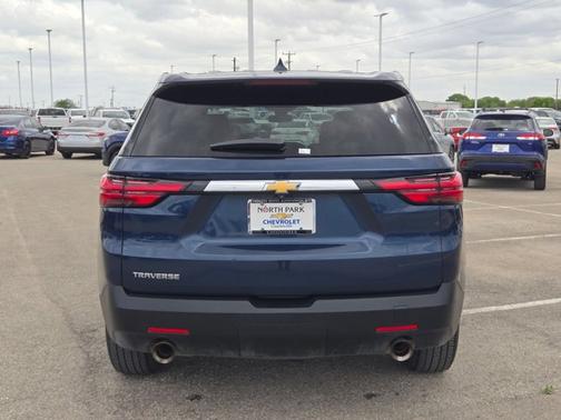 2022 Chevrolet Traverse LS