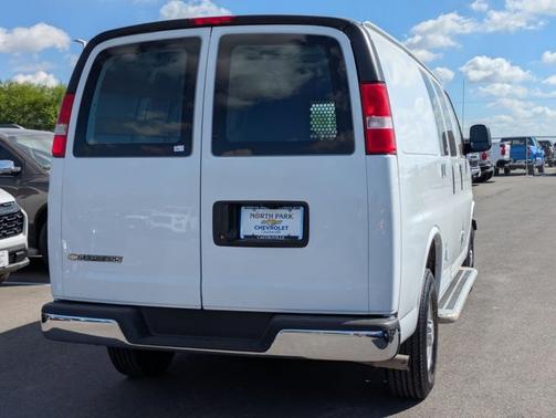 2024 Chevrolet Express 2500 CARGO