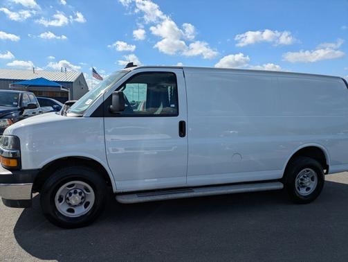 2024 Chevrolet Express 2500 CARGO