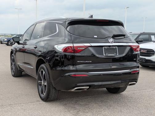 2022 Buick Enclave Essence