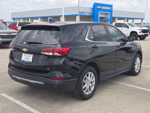 Mosaic Black Metallic 2022 Chevrolet Equinox 1LT