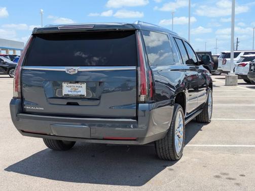 2020 Cadillac Escalade ESV Premium Luxury