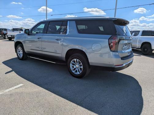 2025 Chevrolet Suburban LS