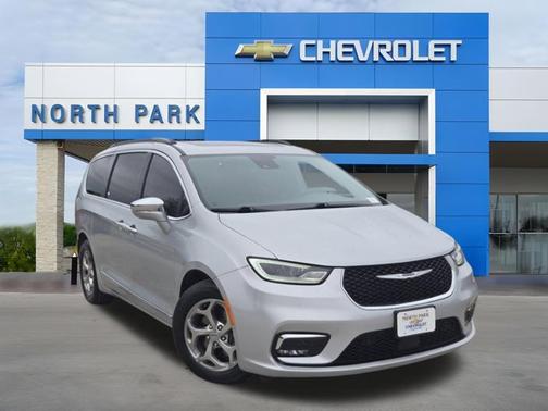 Silver Mist Clearcoat 2022 Chrysler Pacifica Limited